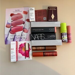 Makeup Sample Bundle - Face and Eyes